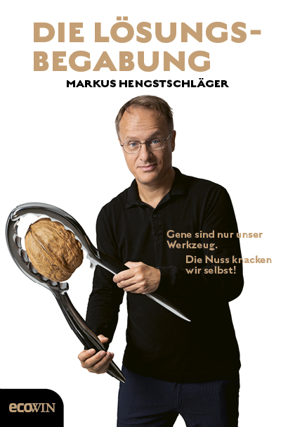 Mann mit großem Nussknacker